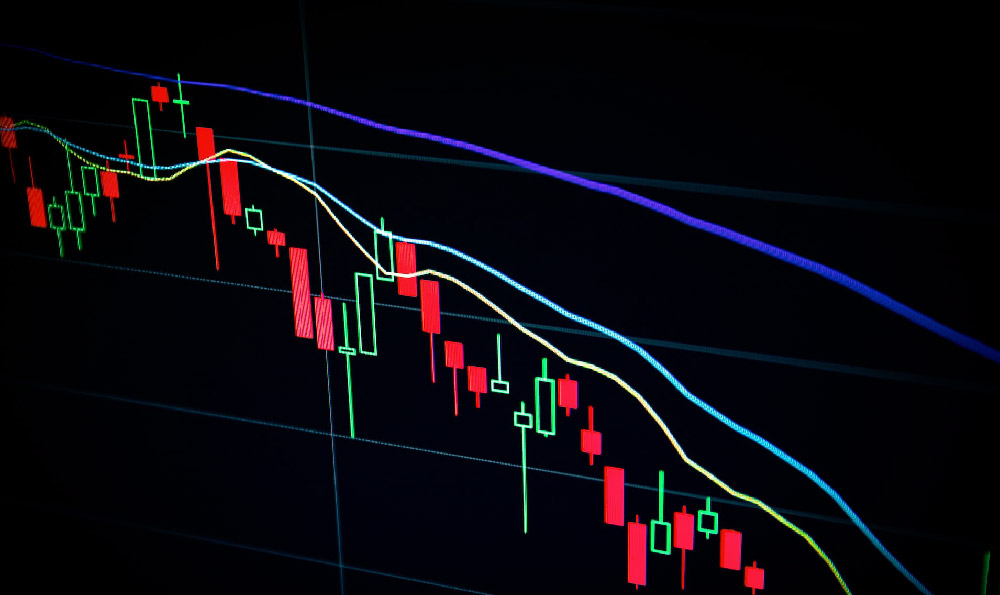 工业富联 四连板东易日盛：预计上半年净亏损4.8亿元-7.2亿元